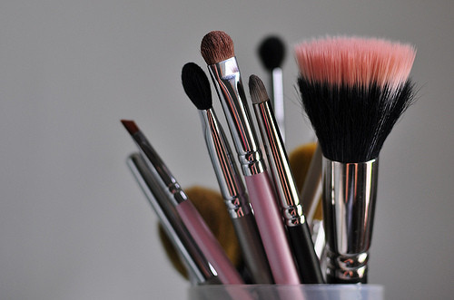 What’s Hiding in Your Make-up Brush? | Skin Care Tips